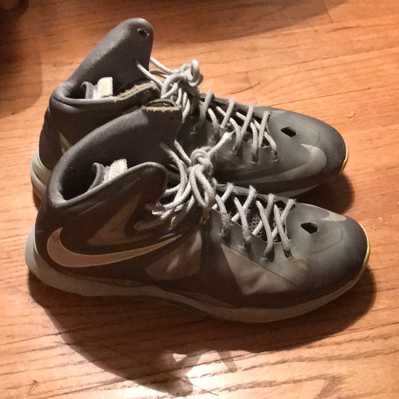 Men’s size 12 lebron 10 - Picture 2 of 5